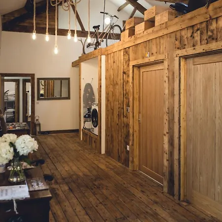 The District Bunkbarn, Ings Holiday home *